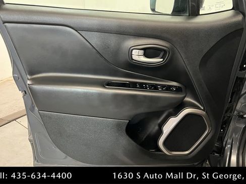 Used 2023 Jeep Renegade Latitude image 14