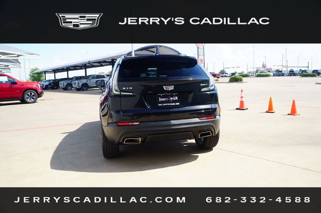 Used 2023 Cadillac XT4 Sport FWD image 4