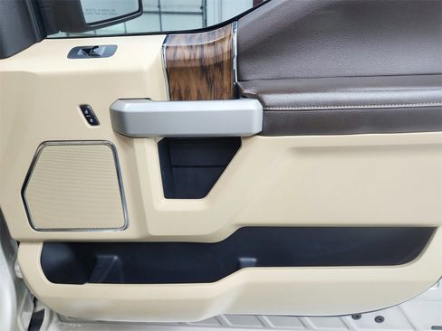 Used 2018 Ford F150 Lariat image 40