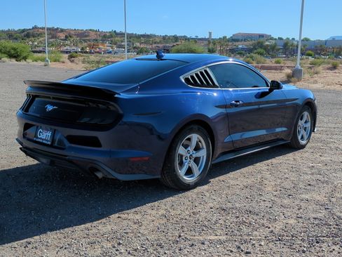 Used 2020 Ford Mustang Coupe RWD image 3