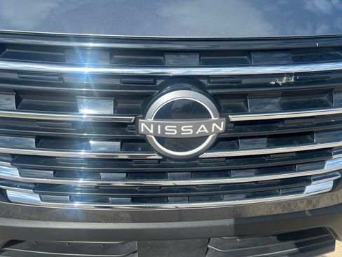 Used 2024 Nissan Rogue SV FWD image 18