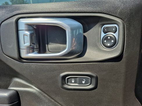 Used 2024 Jeep Wrangler Unlimited Sport AWD/4WD image 15