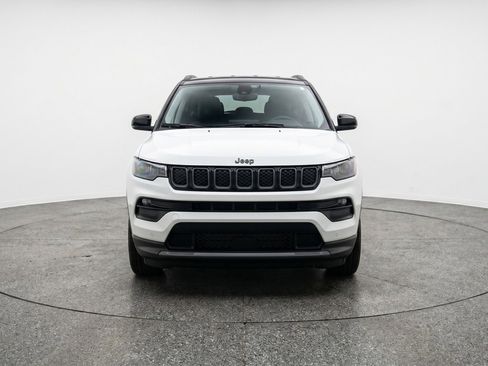 Used 2025 Jeep Compass Trailhawk AWD/4WD image 1