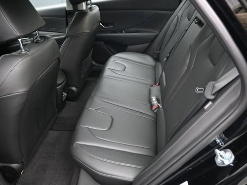 Used 2025 Hyundai Elantra Limited w/ Cargo Package FWD image 10