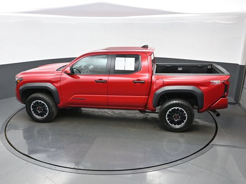 Used 2024 Toyota Tacoma TRD Off-Road AWD/4WD image 34