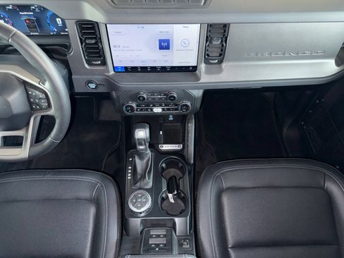 Used 2025 Ford Bronco Badlands AWD/4WD image 15