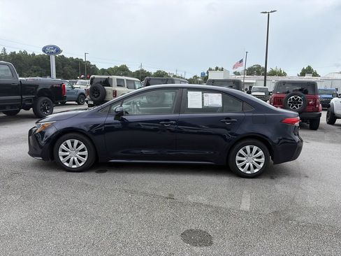 Used 2021 Toyota Corolla LE FWD image 4