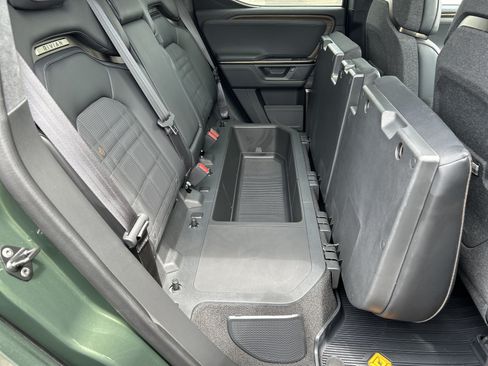 Used 2025 Rivian R1T Premium AWD/4WD image 24