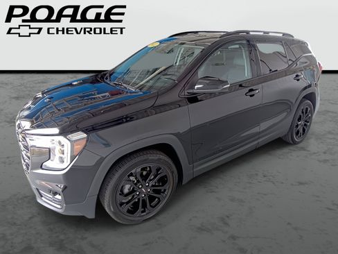 Used 2022 GMC Terrain SLT w/ Tech Package image 1