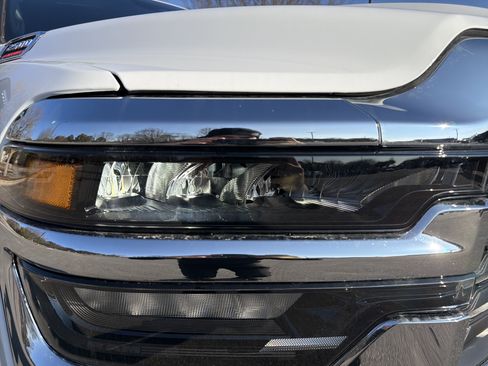 Used 2025 RAM 2500 Big Horn AWD/4WD image 10