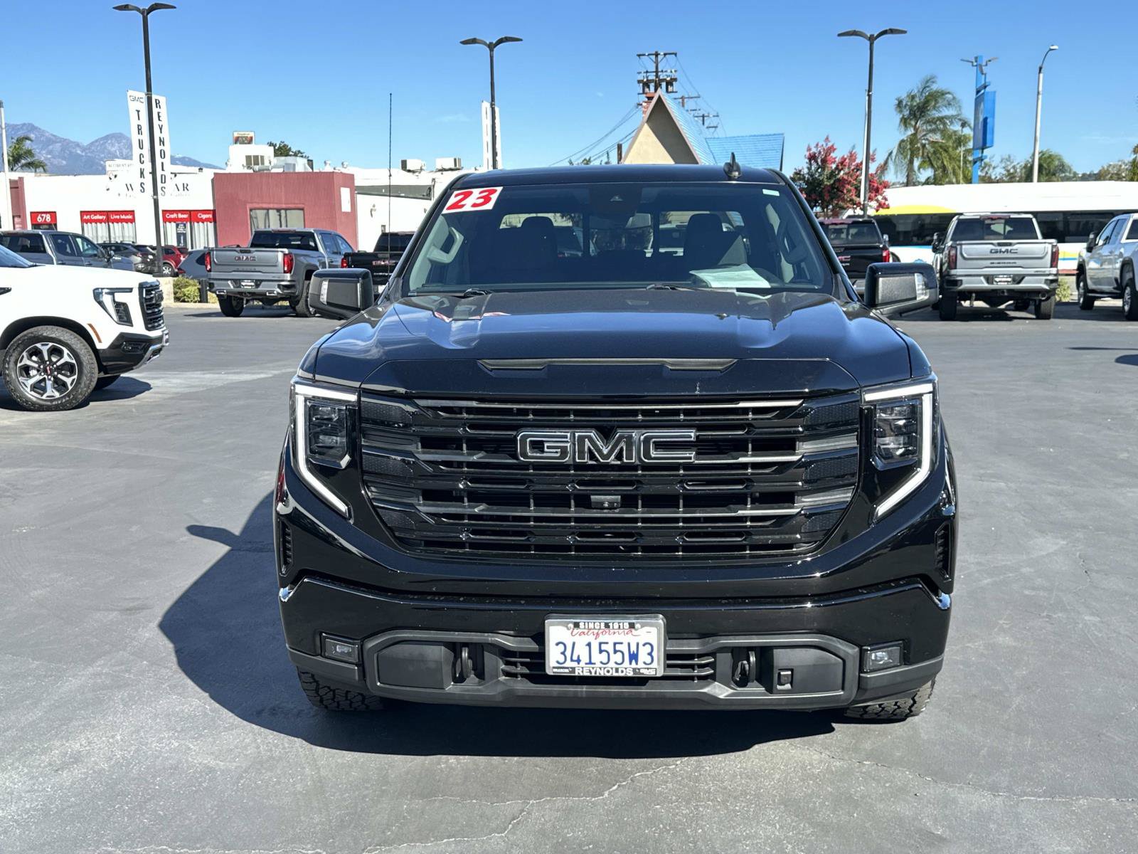 Used 2023 GMC Sierra 1500 Elevation w/ Preferred Package RWD image 2