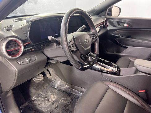 Used 2024 Chevrolet Trax RS w/ Driver Confidence Package image 9