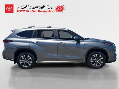 Certified 2026 Toyota Highlander XLE AWD/4WD image 6