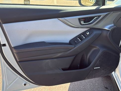 Used 2022 Subaru Crosstrek 2.5i Limited w/ Moonroof Package 2 AWD/4WD image 17