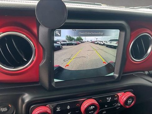 Used 2022 Jeep Gladiator Rubicon w/ Cold Weather Group AWD/4WD image 19