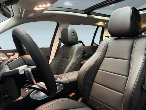 Used 2026 Mercedes-Benz GLS 450 4MATIC image 5