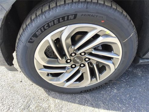 New 2026 Lincoln Navigator L Reserve AWD/4WD image 9