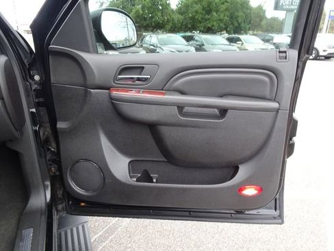 Used 2013 Cadillac Escalade EXT Premium image 17