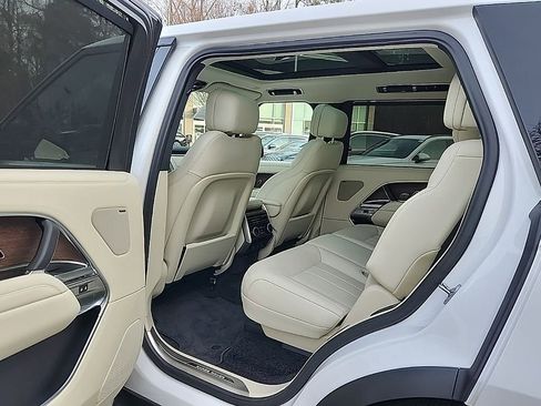 Used 2025 Land Rover Range Rover Long Wheelbase SE image 22