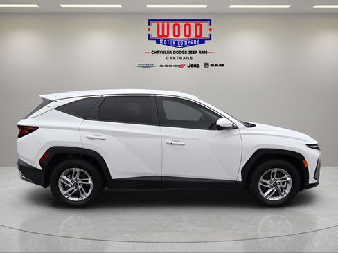 Used 2026 Hyundai Tucson SE FWD image 2