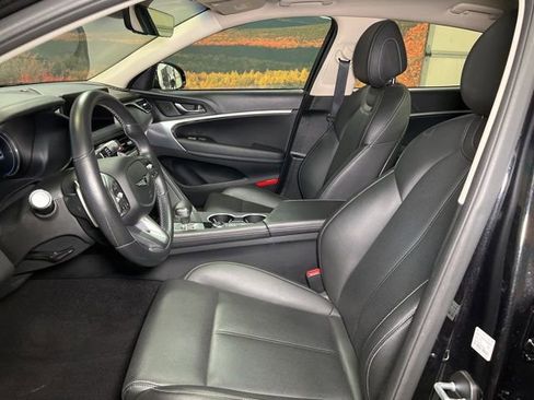 Used 2025 Genesis G70 2.5T image 19