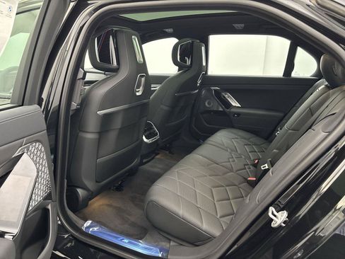 New 2026 BMW i7 xDrive60 w/ Executive Package AWD/4WD image 17