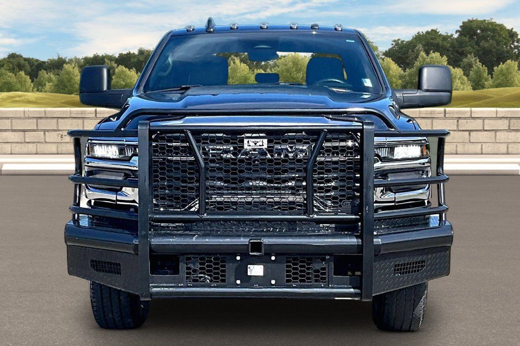 Used 2025 RAM 2500 Tradesman w/ Chrome Appearance Group AWD/4WD image 3