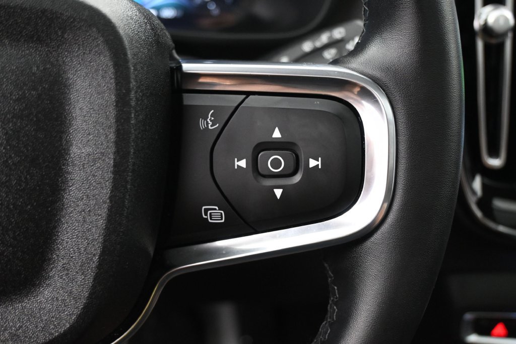 Used 2026 Volvo XC40 B5 Plus AWD/4WD image 15