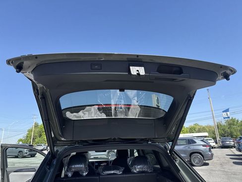 New 2026 Volkswagen Tiguan SE R-Line FWD image 41