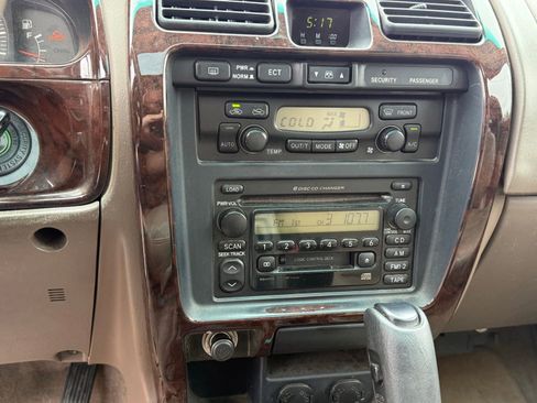 Used 2002 Toyota 4Runner Limited AWD/4WD image 17