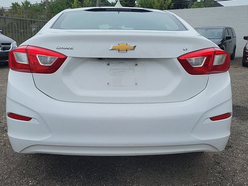 Used 2017 Chevrolet Cruze LT FWD image 9