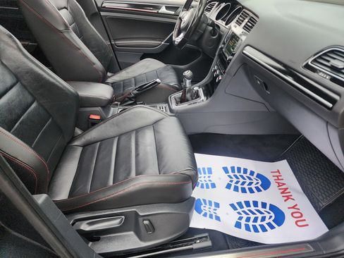 Used 2016 Volkswagen GTI SE image 11