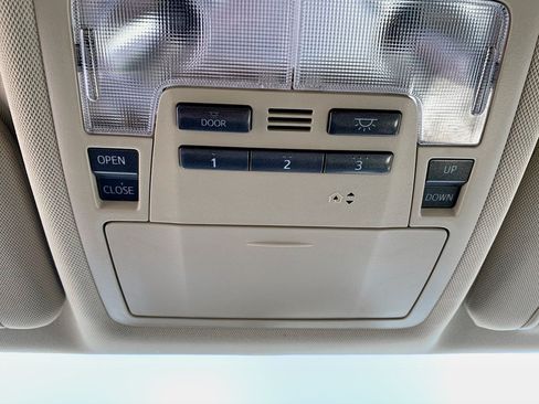 Used 2016 Toyota Highlander Limited AWD/4WD image 28