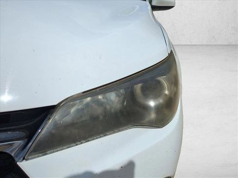 Used 2017 Toyota Camry SE FWD image 9