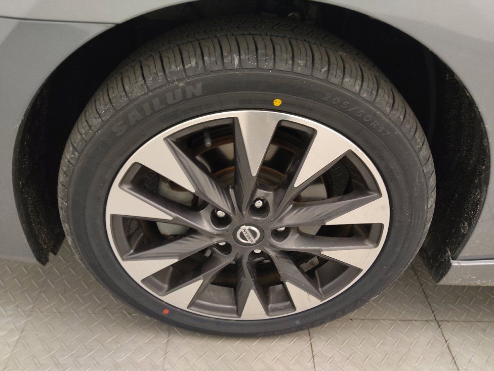 Used 2019 Nissan Sentra SR Turbo FWD image 31