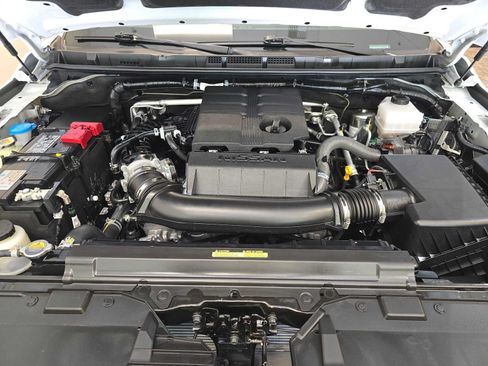 Used 2024 Nissan Frontier SV w/ SV Convenience Package RWD image 9