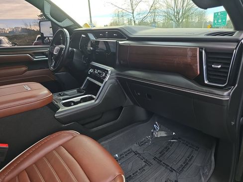 Certified 2024 GMC Sierra 3500 Denali Ultimate image 35