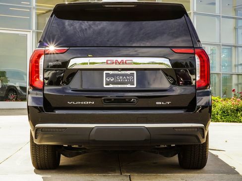 Used 2022 GMC Yukon SLT w/ SLT Premium Package AWD/4WD image 11