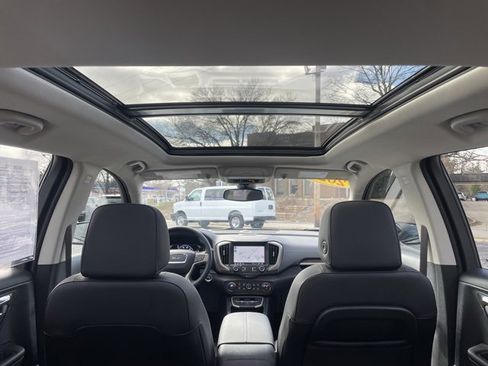 Used 2024 GMC Terrain Denali w/ Black Diamond Edition image 45