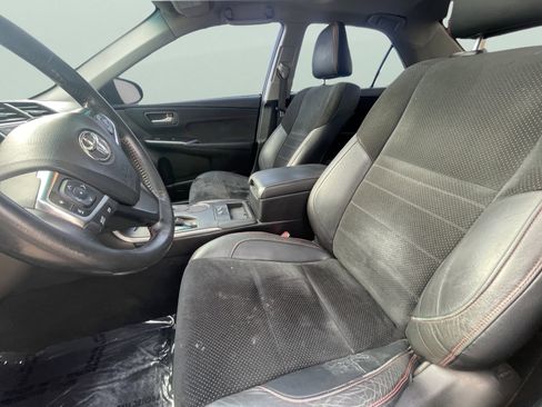 Used 2015 Toyota Camry XSE image 15