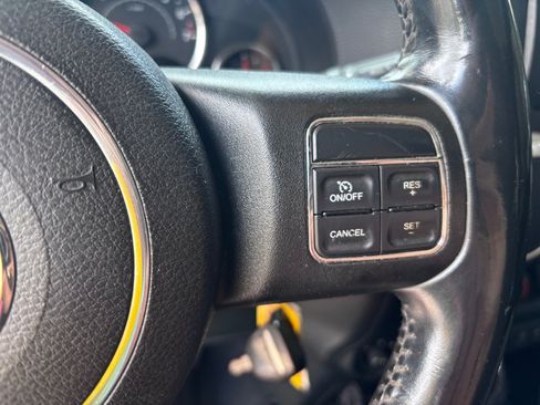 Used 2014 Jeep Wrangler Unlimited Sahara w/ Connectivity Group AWD/4WD image 20