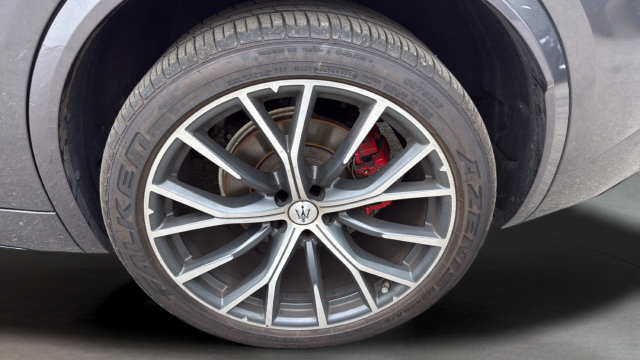 Used 2023 Maserati Grecale Modena AWD/4WD image 35