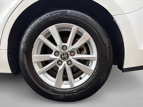 Used 2025 Toyota Camry LE w/ Convenience Package FWD image 9