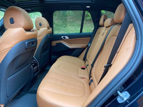 Used 2022 BMW X5 xDrive40i w/ M Sport Package AWD/4WD image 45