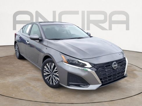 Used 2023 Nissan Altima 2.5 SV FWD image 4