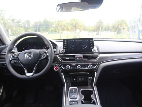Used 2021 Honda Accord EX image 17