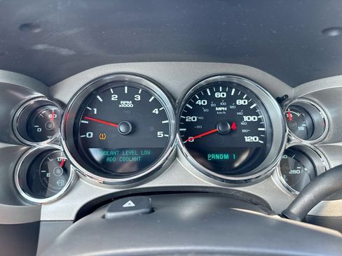 Used 2014 Chevrolet Silverado 2500 LT w/ Interior Plus Package AWD/4WD image 12