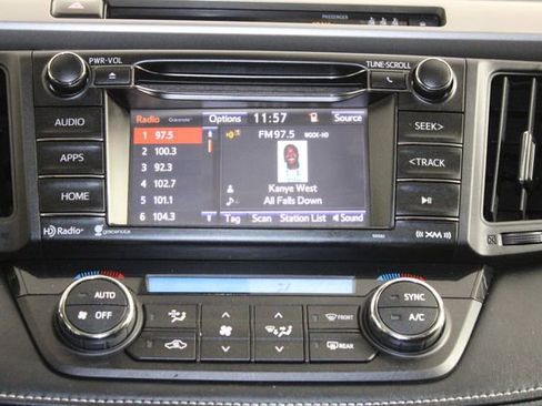 Used 2018 Toyota RAV4 XLE image 29