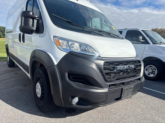 Used 2025 RAM ProMaster 2500 w/ Convenience Group FWD image 9