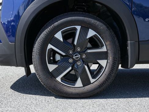 Used 2025 Nissan Kicks SR FWD image 11
